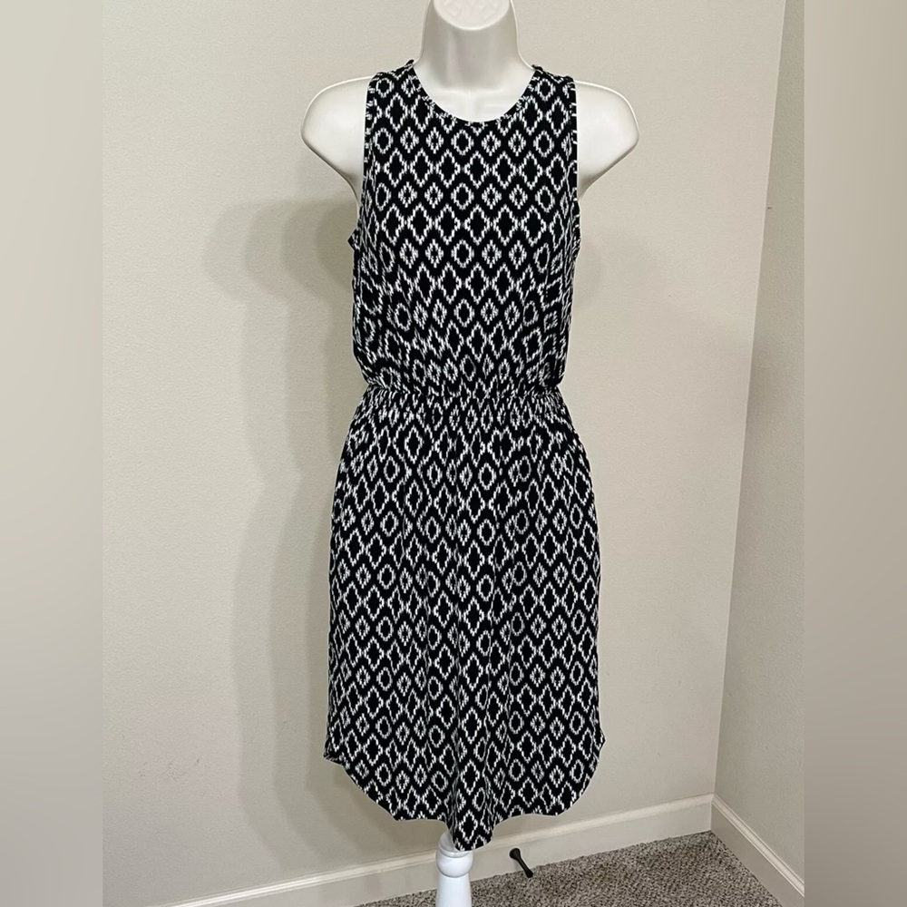 Banana Republic Women’s Black & White Geometric Print Round Neck Dress s XXS